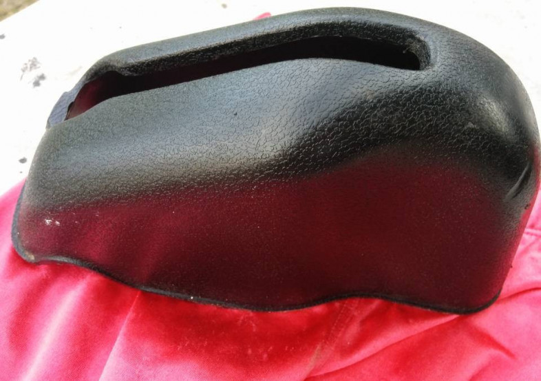 Fiat 125 oslona dzwigni hamulca recznego
