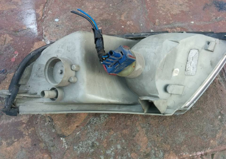 Saab 95 model 98  01 kierunkowskazy przednie  lewy i prawy