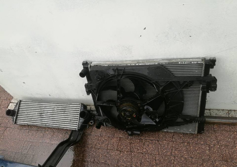 TRAFIC VIVARO 1.9 DCI 91166001 CHLODNICA WODY ORYG