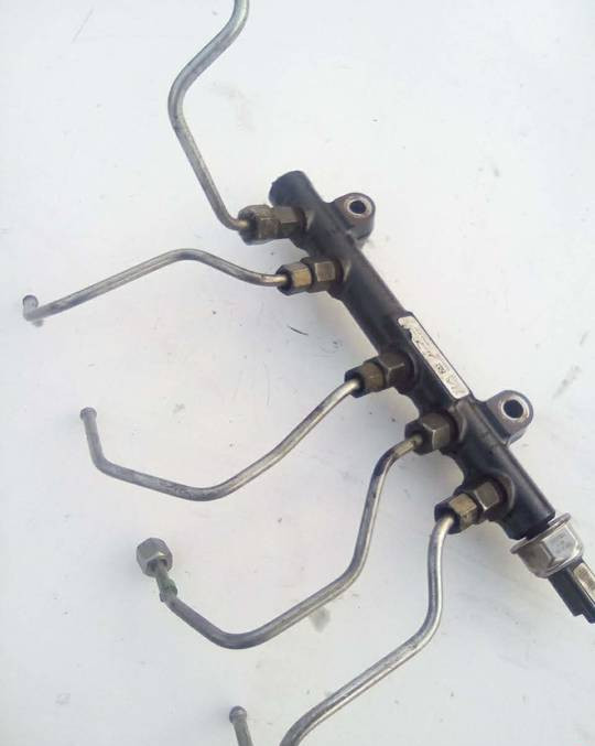 LISTWA WTRYSKOWA FORD FIESTA 1.4TDCi 9685297580