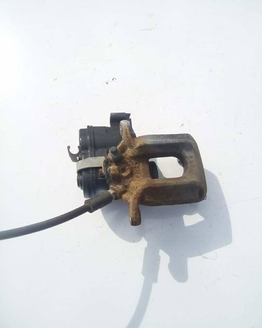 TRAFIC VIVARO LIFT DEKIELEK KOŁPAK 8200069017