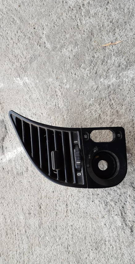 Lewa kratka nawiewu Bmw e36 13933931