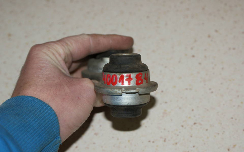 Poduszka silnika przód P RENAULT MEGANE II, 4001784 SASIC